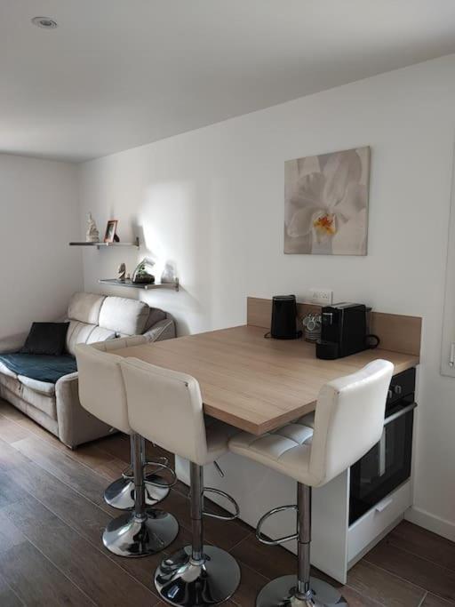 Charmant Appartement 2 Pieces Proche Disneyland Villeneuve-Saint-Denis Exterior foto